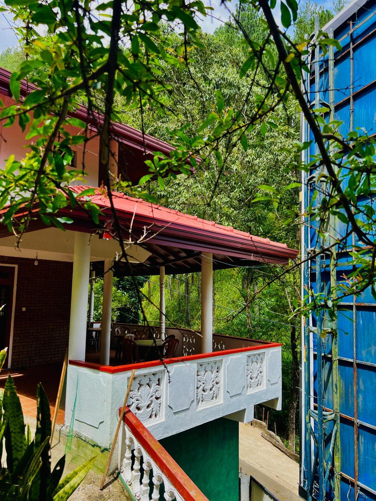 Pineview Lodge Ella Esterno foto